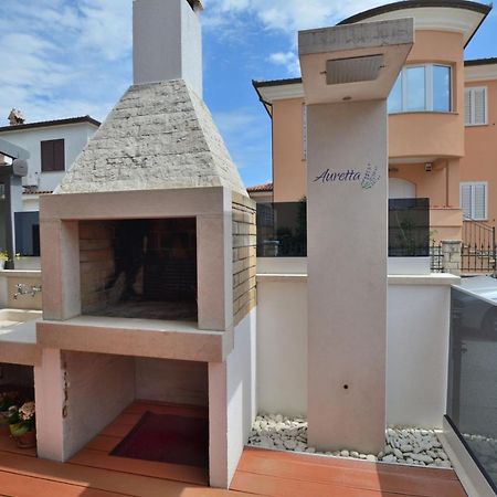 Apartment Auretta Новиград Екстериор снимка